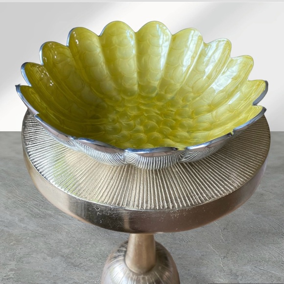 Cast Aluminum Flower Shaped Bowl - Picture 5 of 5